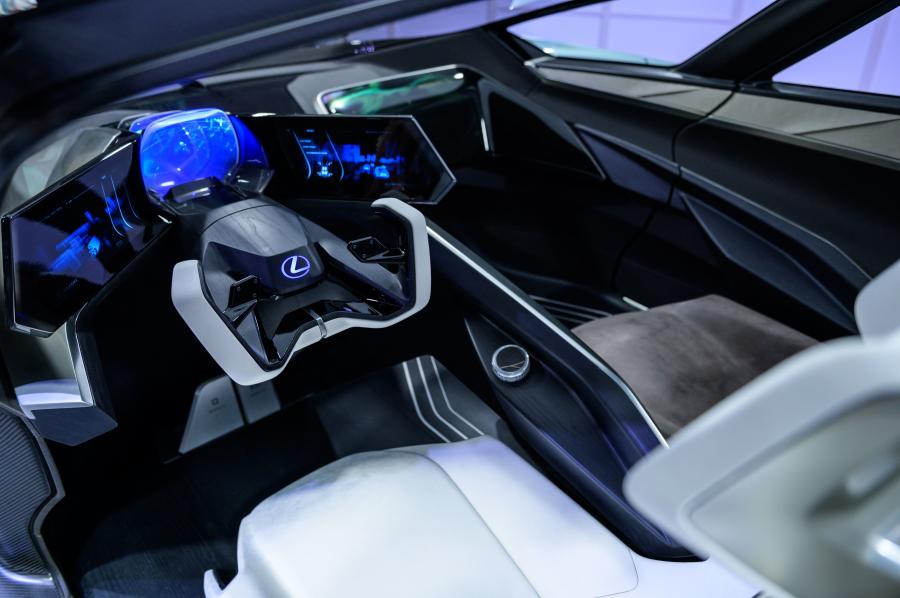 Торпедо Lexus LF-30 Electrified 2019 года  (фото 80 из 82)